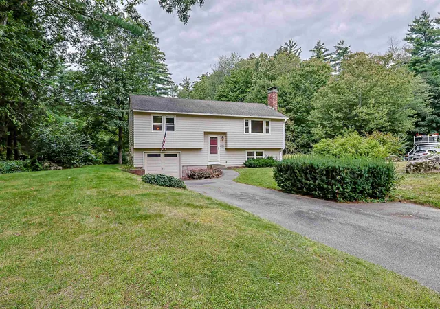 Photo 1 of Single family home for sale at 29 Northwood Dr, Merrimack, NH 03054 | MLS# 5109081 | Listing updated on 2026-09-25