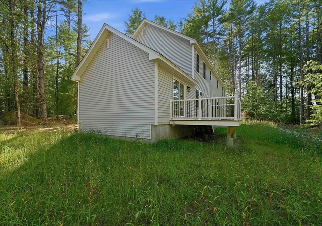 Photo 3 of Single family home for sale at 6 Gridley Rd, Sutton, NH 03278 | MLS# 5109082 | Listing updated on 2026-10-07