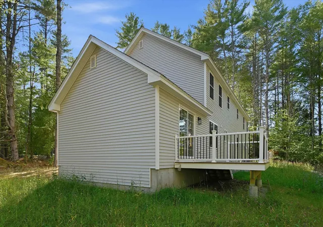 Photo 3 of Single family home for sale at 6 Gridley Rd, Sutton, NH 03278 | MLS# 5109082 | Listing updated on 2026-10-07