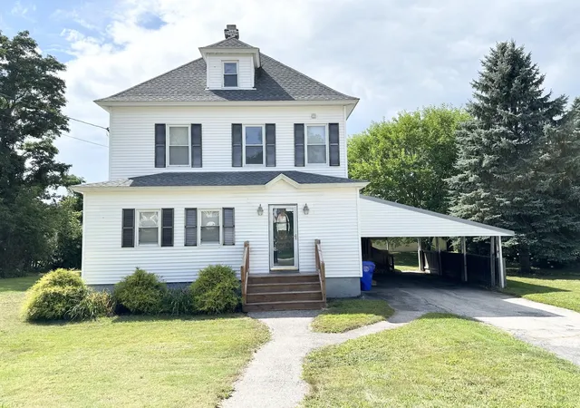 Photo 1 of Single family home for sale at 132 Rhode Is Ave, Manchester, NH 03104 | MLS# 5109087 | Listing updated on 2026-10-19