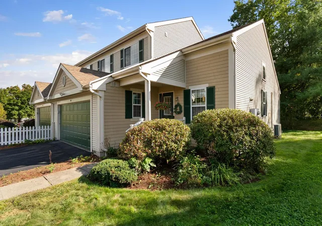 Photo 2 of Townhouse for sale at 45 Fox Run Rd, Essex Junction, VT 05452 | MLS# 5109097 | Listing updated on 2026-09-17