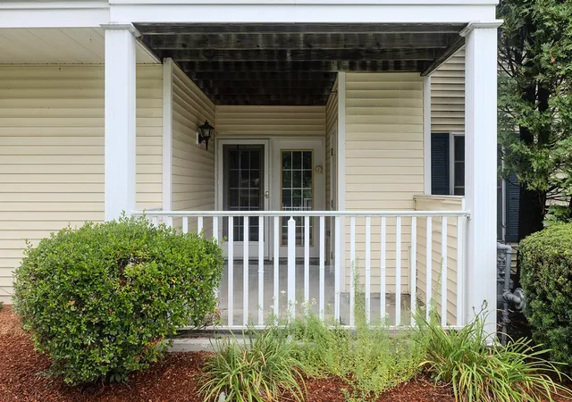 Photo 4 of Condo for sale at 5 Crosswoods Path Blvd #11, Merrimack, NH 03054 | MLS# 5109114 | Listing updated on 2026-09-15