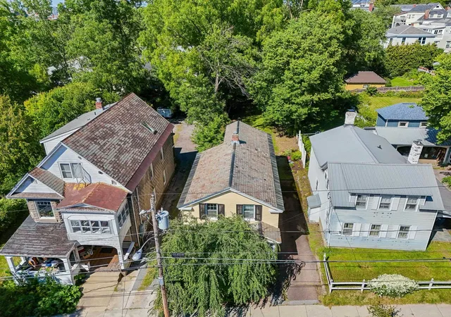 Photo 3 of Single family home for sale at 76 Spruce St, Burlington, VT 05401 | MLS# 5109117 | Listing updated on 2026-09-18