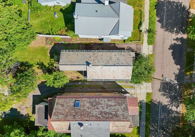 Photo 4 of Single family home for sale at 76 Spruce St, Burlington, VT 05401 | MLS# 5109117 | Listing updated on 2026-09-18