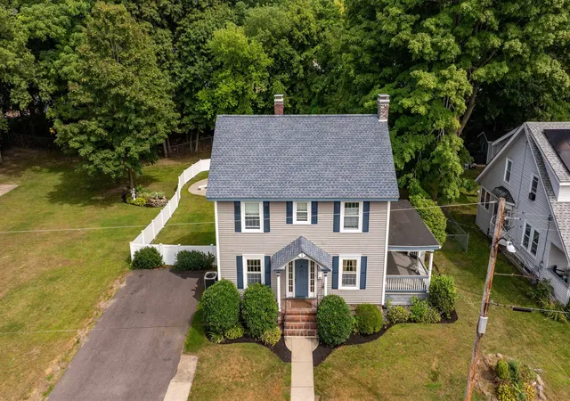 Photo 2 of Single family home for sale at 15 New St, Nashua, NH 03060 | MLS# 5109120 | Listing updated on 2026-09-11