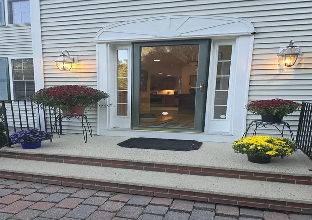 Photo 4 of Single family home for sale at 1049 Bridge St, Pelham, NH 03076 | MLS# 5109129 | Listing updated on 2026-09-19