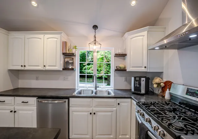 Photo 4 of Sale Pending at 455 Turnpike Rd, Jaffrey, NH 03458 | MLS# 5109135 | Listing updated on 2026-10-20