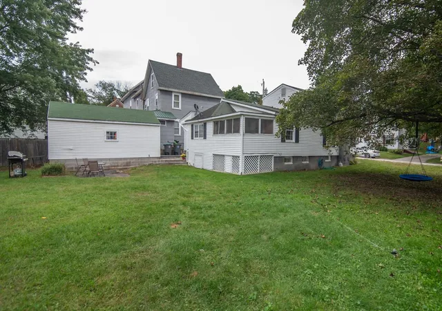 Photo 3 of Single family home for sale at 3 Maple St, Pembroke, NH 03275 | MLS# 5109137 | Listing updated on 2026-09-19