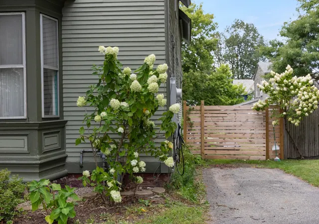Photo 3 of Sale Pending at 105 Park St, Burlington, VT 05401 | MLS# 5109139 | Listing updated on 2026-09-16