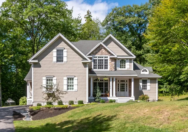 Photo 1 of Single family home for sale at 13 Vere Royce Rd, Tuftonboro, NH 03850 | MLS# 5109145 | Listing updated on 2026-09-13