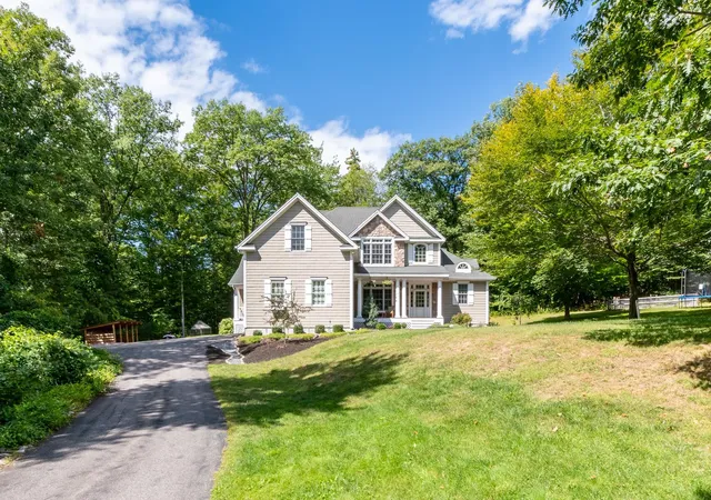 Photo 2 of Single family home for sale at 13 Vere Royce Rd, Tuftonboro, NH 03850 | MLS# 5109145 | Listing updated on 2026-09-13