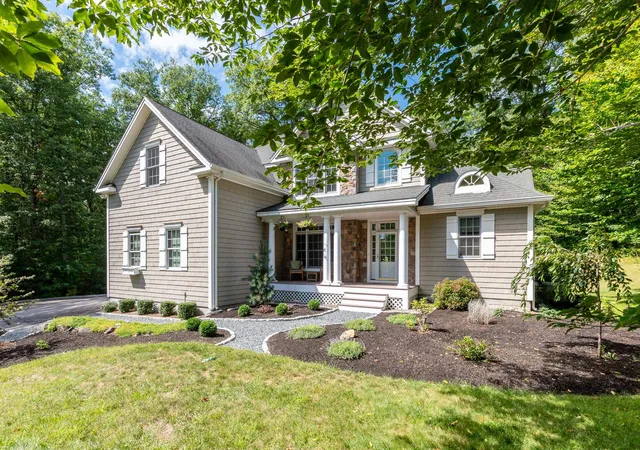 Photo 3 of Single family home for sale at 13 Vere Royce Rd, Tuftonboro, NH 03850 | MLS# 5109145 | Listing updated on 2026-09-13