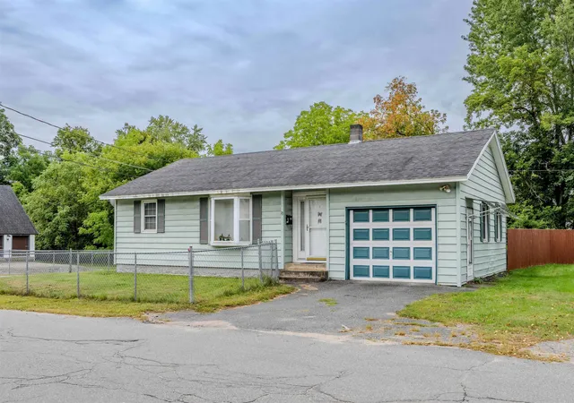 Photo 1 of Single family home for sale at 13 Smith St, Woodsville, NH 03785 | MLS# 5109146 | Listing updated on 2026-09-10