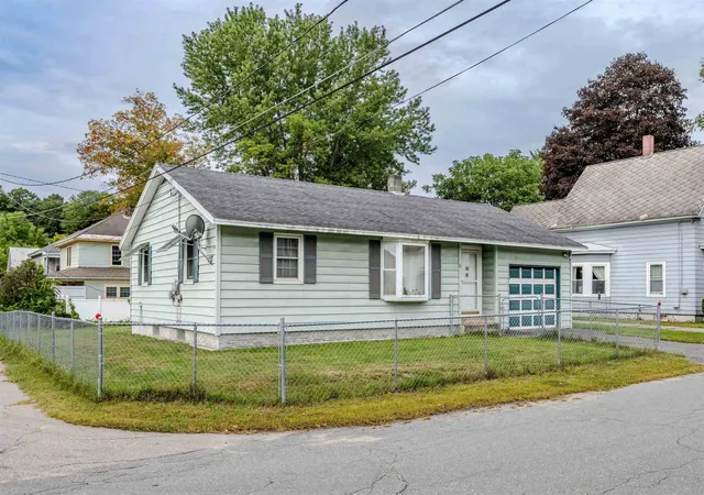 Photo 2 of Single family home for sale at 13 Smith St, Woodsville, NH 03785 | MLS# 5109146 | Listing updated on 2026-09-10