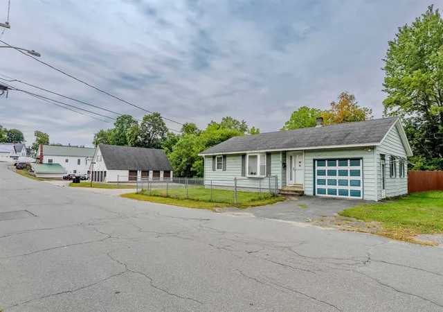 Photo 3 of Single family home for sale at 13 Smith St, Woodsville, NH 03785 | MLS# 5109146 | Listing updated on 2026-09-10