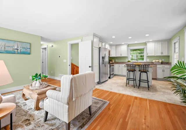 Photo 3 of Single family home for sale at 16 Hillside Dr, Nashua, NH 03064 | MLS# 5109150 | Listing updated on 2026-09-12