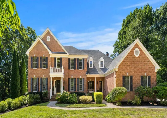 Photo 1 of Single family home for sale at 8 Dorothys Way, Bedford, NH 03110 | MLS# 5109152 | Listing updated on 2026-09-19