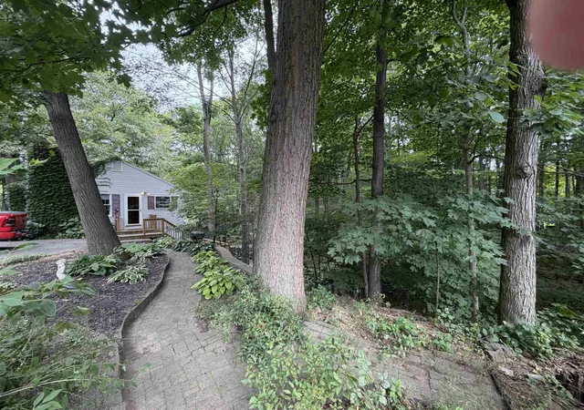 Photo 3 of Single family home for sale at 226 Amesbury Rd, Kensington, NH 03833 | MLS# 5109155 | Listing updated on 2026-09-10