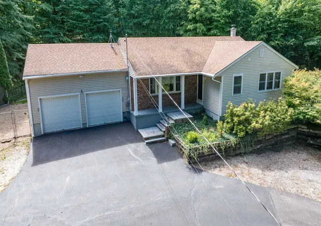 Photo 1 of Single family home for sale at 22 Roblin Rd, Bedford, NH 03110 | MLS# 5109163 | Listing updated on 2026-10-21