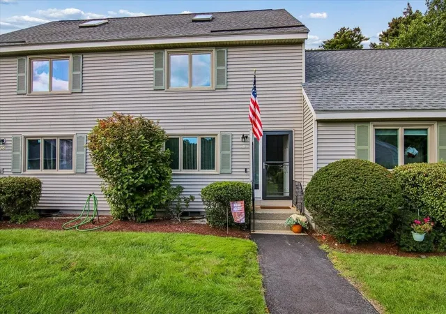 Townhouse for sale at 26 E Meadow Way, Manchester, NH 03109 | MLS# 5109171
