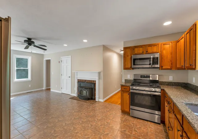 Photo 3 of Single family home for sale at 87 Hampstead Rd, Sandown, NH 03873 | MLS# 5109185 | Listing updated on 2026-10-23