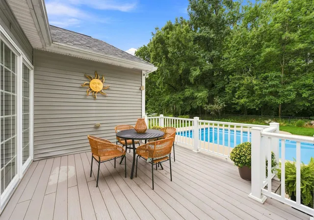 Photo 4 of Single family home for sale at 8 Rolling Ridge Rd, Windham, NH 03087 | MLS# 5109201 | Listing updated on 2026-09-11