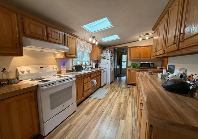 Photo 2 of Manufactured home for sale at 52 Lorna St, Hollis, NH 03049 | MLS# 5109202 | Listing updated on 2026-09-17