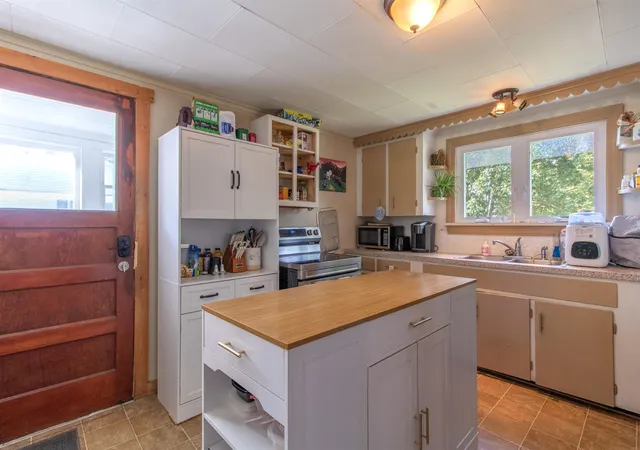 Photo 4 of Single family home for sale at 54 Kingsbury Ave, Derby Line, VT 05830 | MLS# 5109204 | Listing updated on 2026-09-15