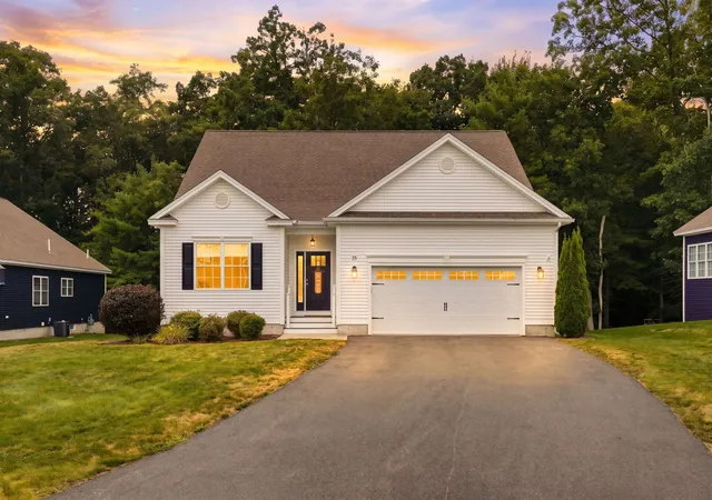 Photo 1 of Sale Pending at 25 Crackling Log Ln, Londonderry, NH 03053 | MLS# 5109210 | Listing updated on 2026-09-13