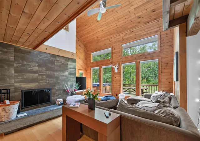 Photo 3 of Townhouse for sale at 51a Suntec Loop, West Dover, VT 05356 | MLS# 5109214 | Listing updated on 2026-09-11