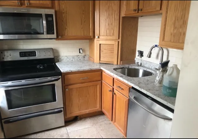 Photo 2 of Multi family home for sale at 41 Parker St, Manchester, NH 03102 | MLS# 5109221 | Listing updated on 2026-09-11