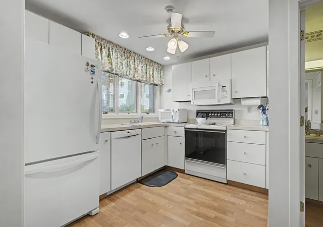Photo 3 of Townhouse for sale at 23 Cusack Rd #25, Hampton, NH 03842 | MLS# 5109233 | Listing updated on 2026-09-15