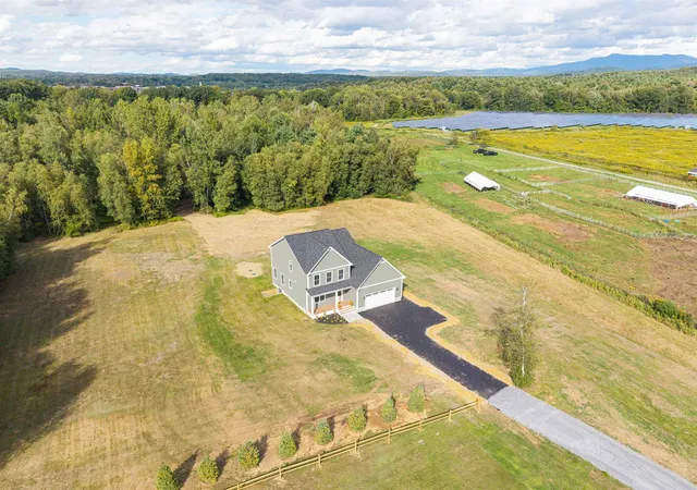 Photo 2 of Single family home for sale at 427 Mountain View Rd, Williston, VT 05495 | MLS# 5109244 | Listing updated on 2026-09-10