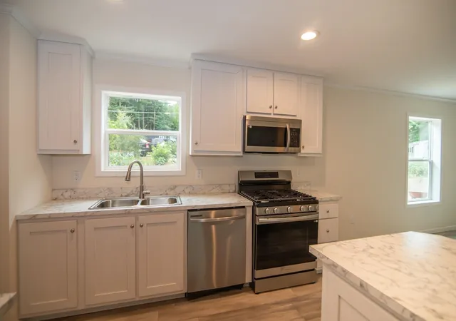 Photo 2 of Single family home for sale at 9 Cartwright Dr, Londonderry, NH 03053 | MLS# 5109255 | Listing updated on 2026-09-13