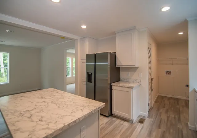 Photo 3 of Single family home for sale at 9 Cartwright Dr, Londonderry, NH 03053 | MLS# 5109255 | Listing updated on 2026-09-13