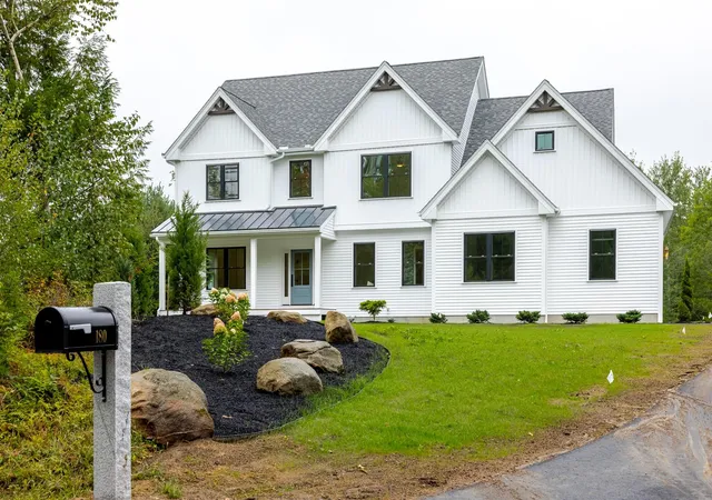 Photo 2 of Single family home for sale at 180 Nutting Rd, Sunapee, NH 03782 | MLS# 5109259 | Listing updated on 2026-09-14