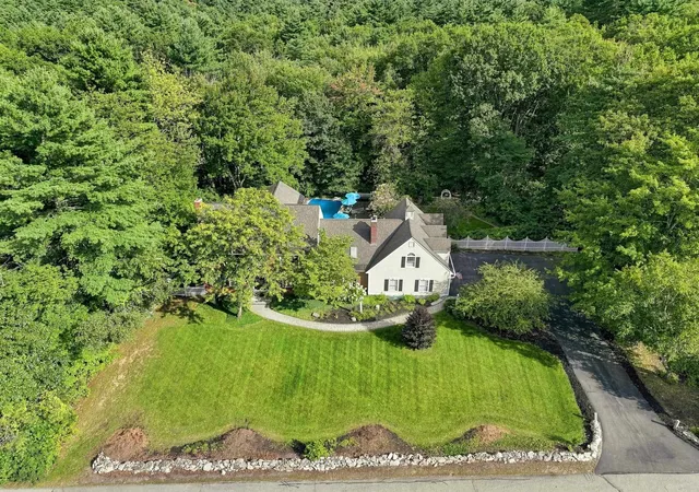 Photo 2 of Single family home for sale at 9 Rosewell Rd, Bedford, NH 03110 | MLS# 5109272 | Listing updated on 2026-09-16