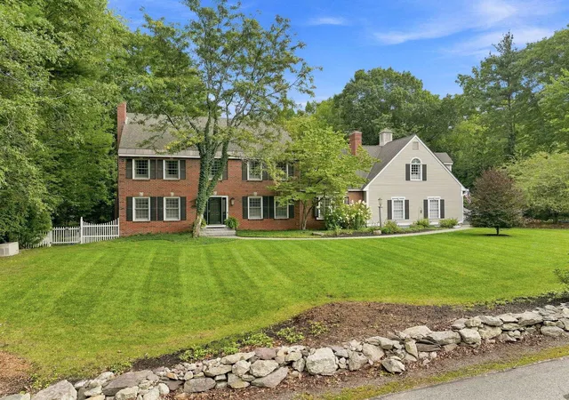 Photo 3 of Single family home for sale at 9 Rosewell Rd, Bedford, NH 03110 | MLS# 5109272 | Listing updated on 2026-09-16