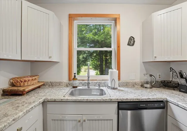 Photo 3 of Single family home for sale at 29 Northpointe Rd, Thornton, NH 03285 | MLS# 5109273 | Listing updated on 2026-09-13