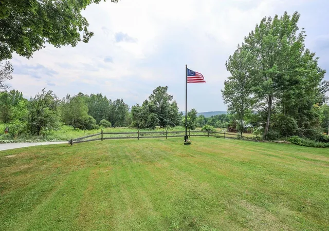 Photo 4 of Single family home for sale at 245 Porter Rd, Bath, NH 03740 | MLS# 5109283 | Listing updated on 2026-09-25