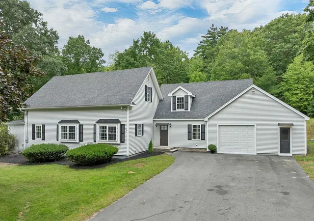 Photo 1 of Single family home for sale at 12 Kimball Rd, Londonderry, NH 03053 | MLS# 5109300 | Listing updated on 2026-09-11