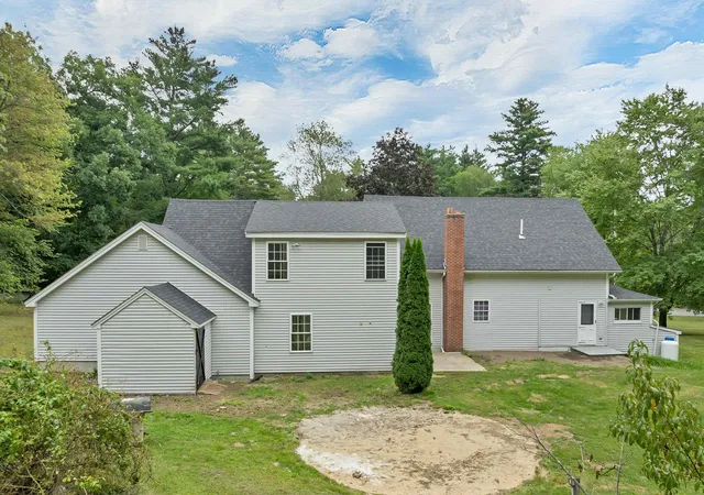 Photo 3 of Single family home for sale at 12 Kimball Rd, Londonderry, NH 03053 | MLS# 5109300 | Listing updated on 2026-09-11