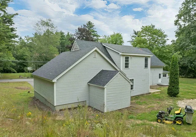 Photo 4 of Single family home for sale at 12 Kimball Rd, Londonderry, NH 03053 | MLS# 5109300 | Listing updated on 2026-09-11