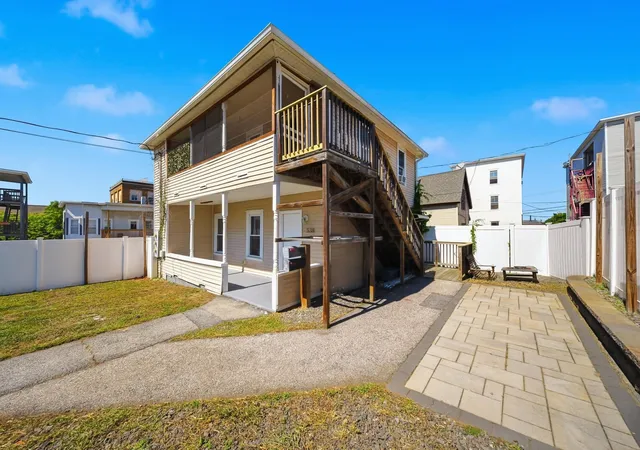 Photo 4 of Multi family home for sale at 538 Somerville St, Manchester, NH 03103 | MLS# 5109301 | Listing updated on 2026-09-11