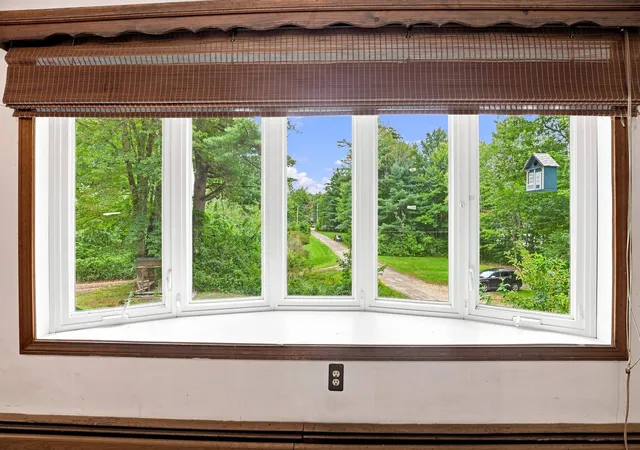 Photo 4 of Single family home for sale at 9 Windham Rd, Derry, NH 03038 | MLS# 5109308 | Listing updated on 2026-09-16