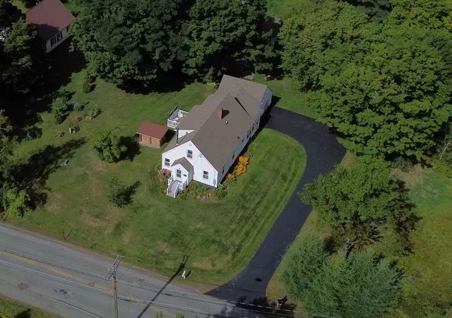 Photo 3 of Single family home for sale at 39 Manns Hl Rd, Littleton, NH 03561 | MLS# 5109309 | Listing updated on 2026-09-15