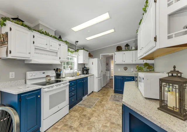 Photo 4 of Manufactured home for sale at 534 Darby Dr, Laconia, NH 03246 | MLS# 5109314 | Listing updated on 2026-10-05