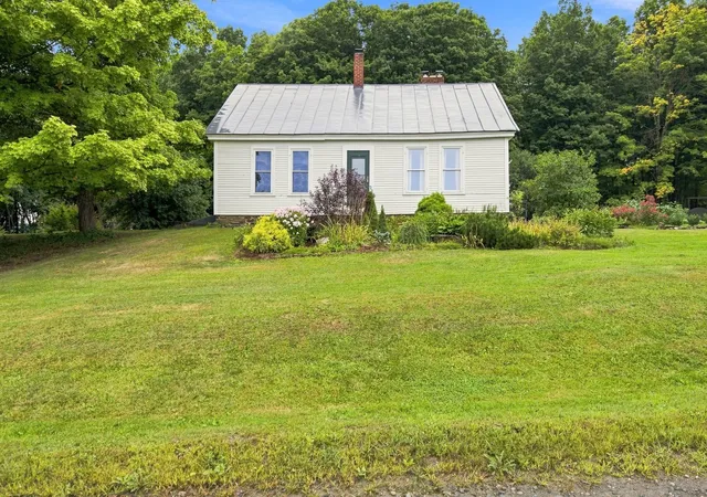 Photo 2 of Single family home for sale at 847 Morgan Mile Rd, Brookfield, VT 05036 | MLS# 5109316 | Listing updated on 2026-09-19
