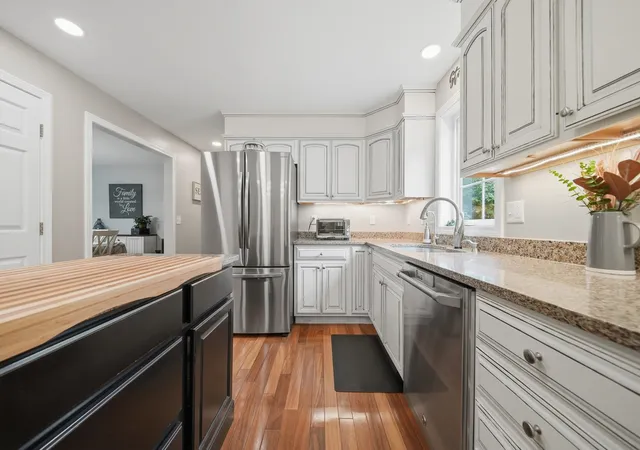 Photo 3 of Sale Pending at 6 Greystone Ter, Hooksett, NH 03106 | MLS# 5109320 | Listing updated on 2026-09-14