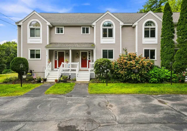 Photo 2 of Townhouse for sale at 8 Standish Way #6, Amherst, NH 03031 | MLS# 5109327 | Listing updated on 2026-09-18